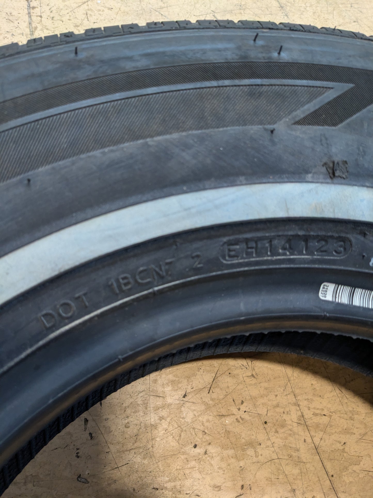 HANKOOK KINERGY ST H735 215 75 14 100T WSW PASSENGER TIRE 1021910