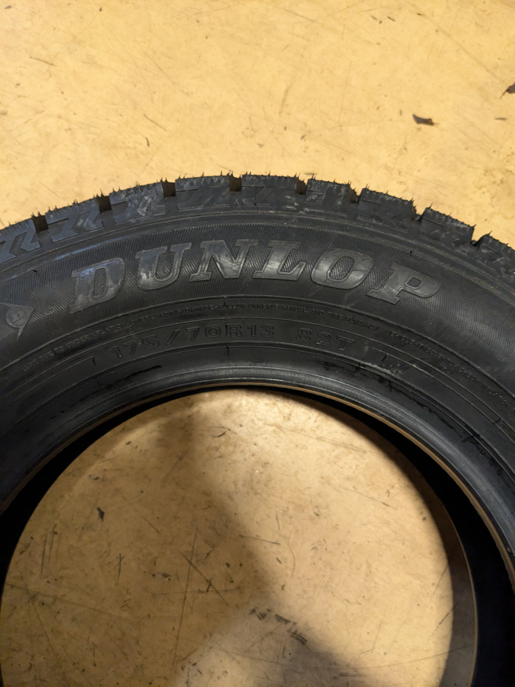NOS DUNLOP WINTER MAXX 2 175 70 13 82T WINTER TIRE 266016600