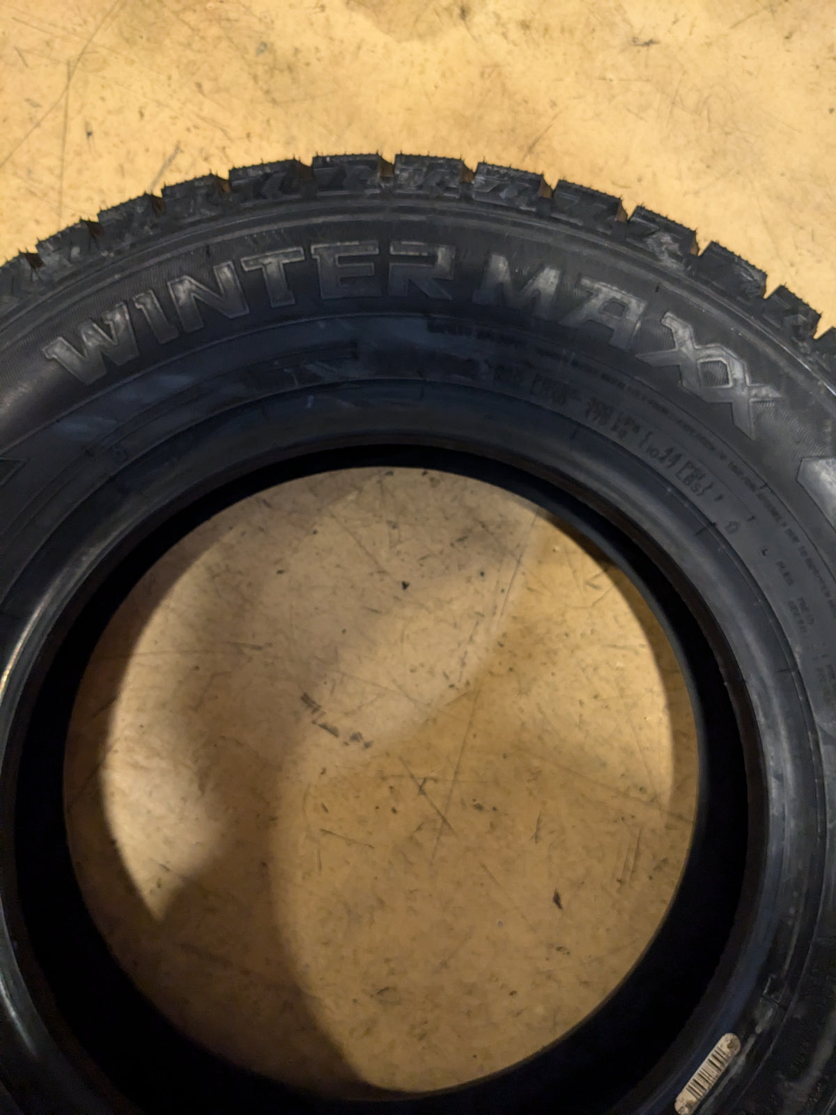 NOS DUNLOP WINTER MAXX 2 175 70 13 82T WINTER TIRE 266016600