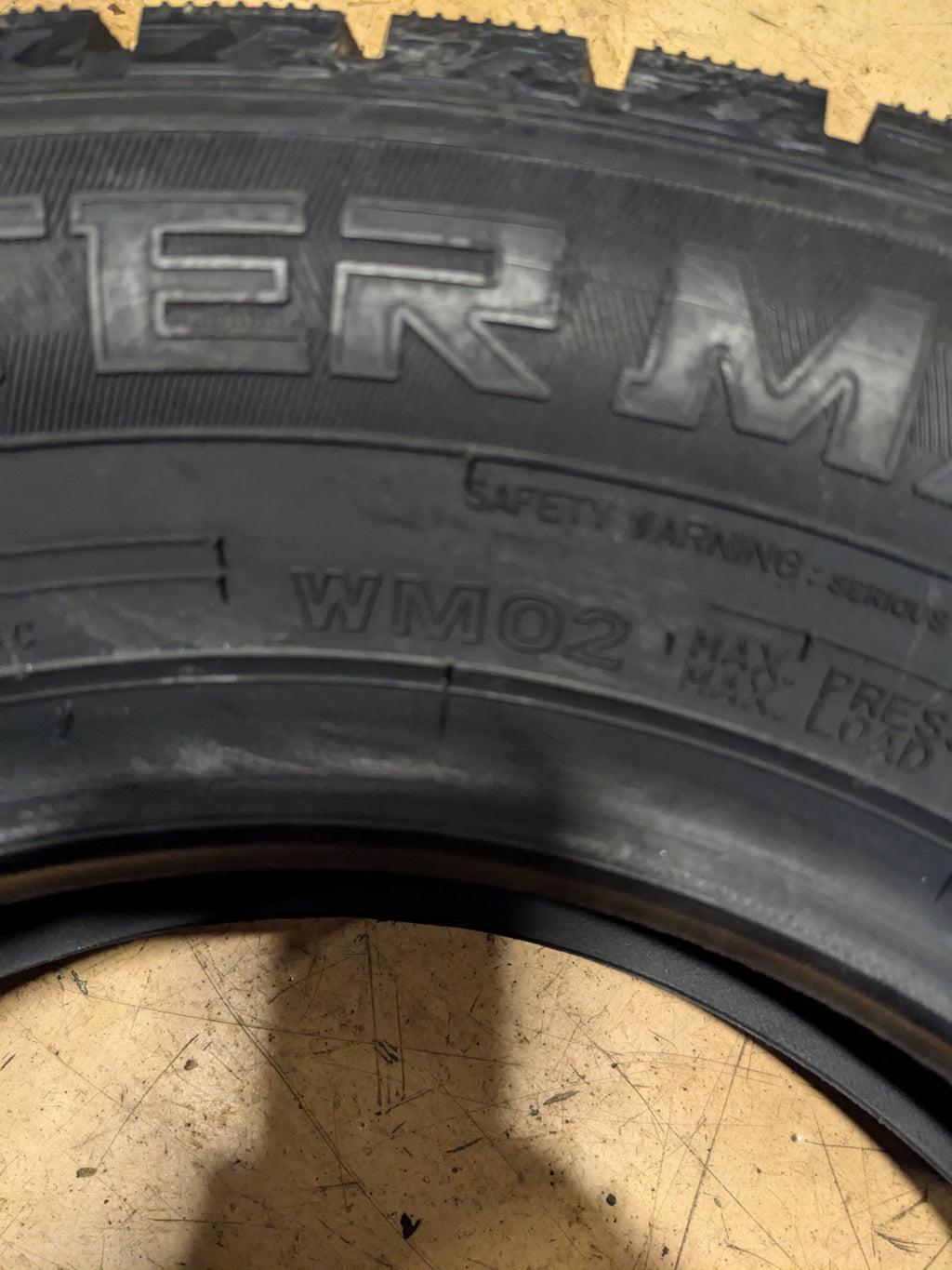 NOS DUNLOP WINTER MAXX 2 175 70 13 82T WINTER TIRE 266016600