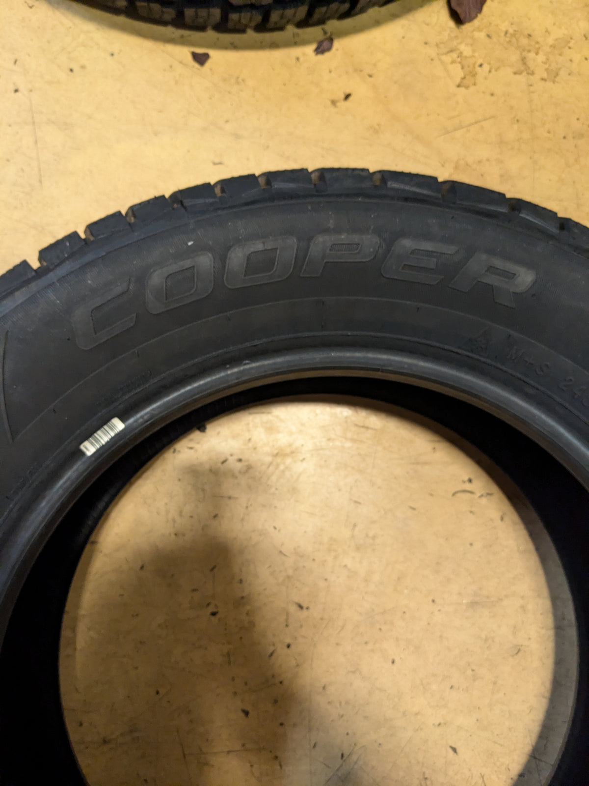 2 COOPER EVOLUTION WINTER 245 60 18 105T WINTER TIRE 166160006