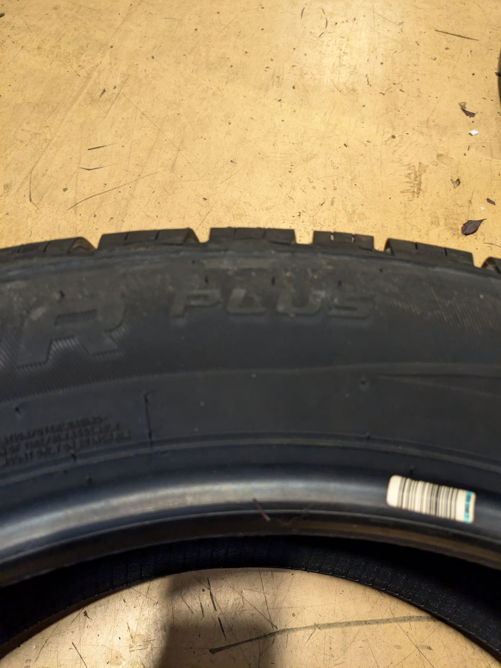 COOPER ENDEAVOR PLUS 235 55 20 102H ALL SEASON TIRE 166262009