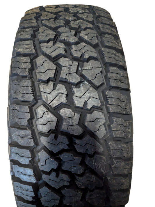 COOPER DISCOVERER STRONGHOLD AT 265 65 18 122/119T ALL WEATHER ALL TERRAIN TIRE ‎COOP-170300048