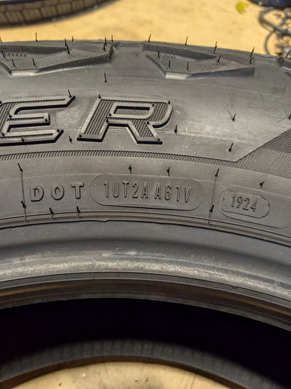 COOPER DISCOVERER STRONGHOLD AT 265 65 18 122/119T ALL WEATHER ALL TERRAIN TIRE ‎COOP-170300048