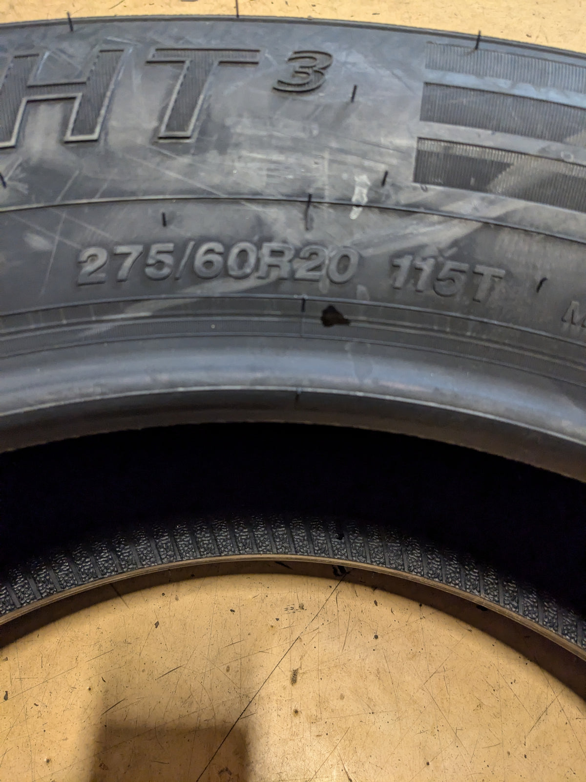ACHILLES DESERT HAWK HT3 275 60 20 115T HIGHWAY TERRAIN TIRE ADH15