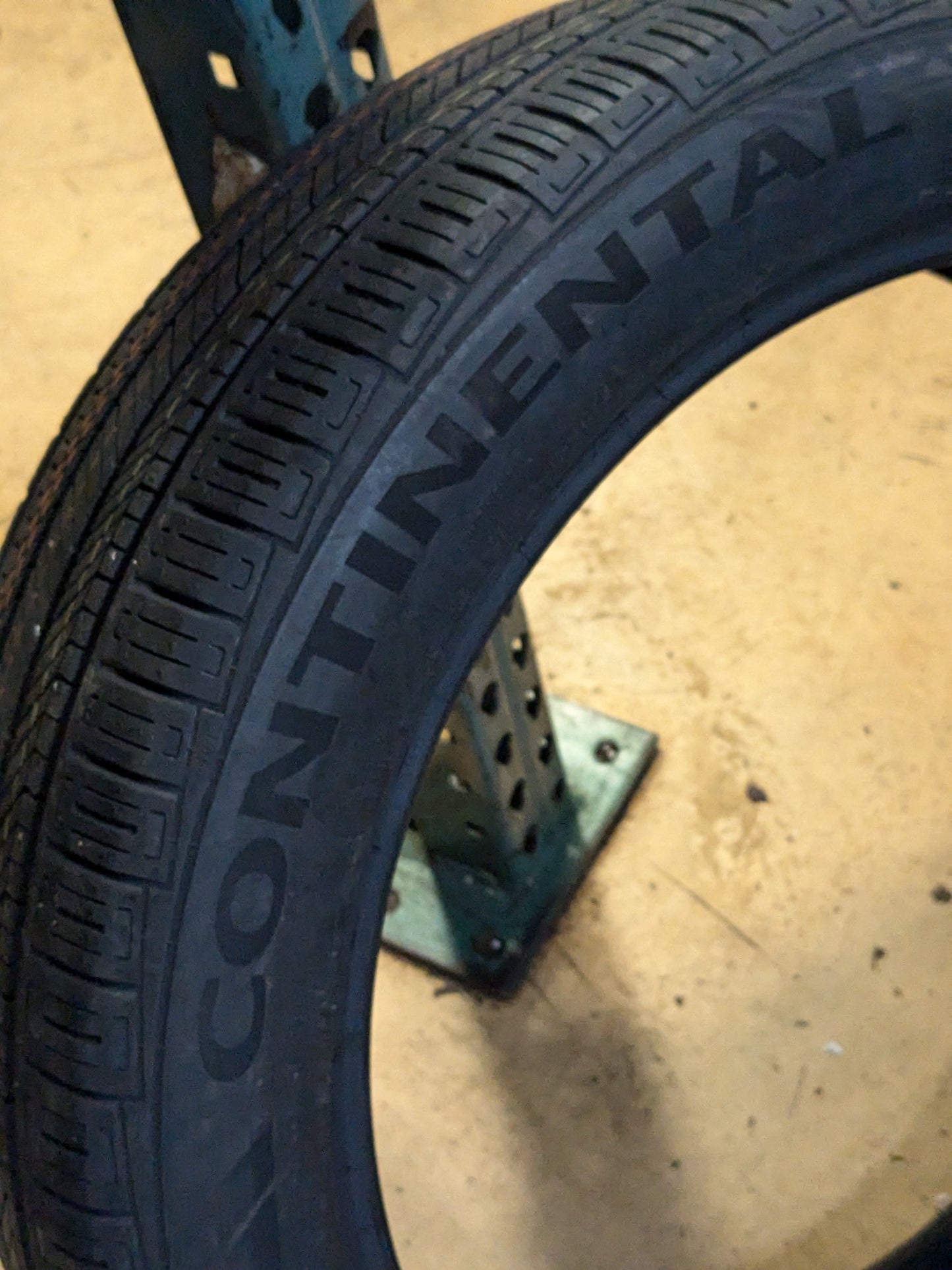 CONTINENTAL CROSSCONTACT RX CONTISILENT (FOAM) P 255 45 20 105H XL ALL SEASON TIRE 03594820000