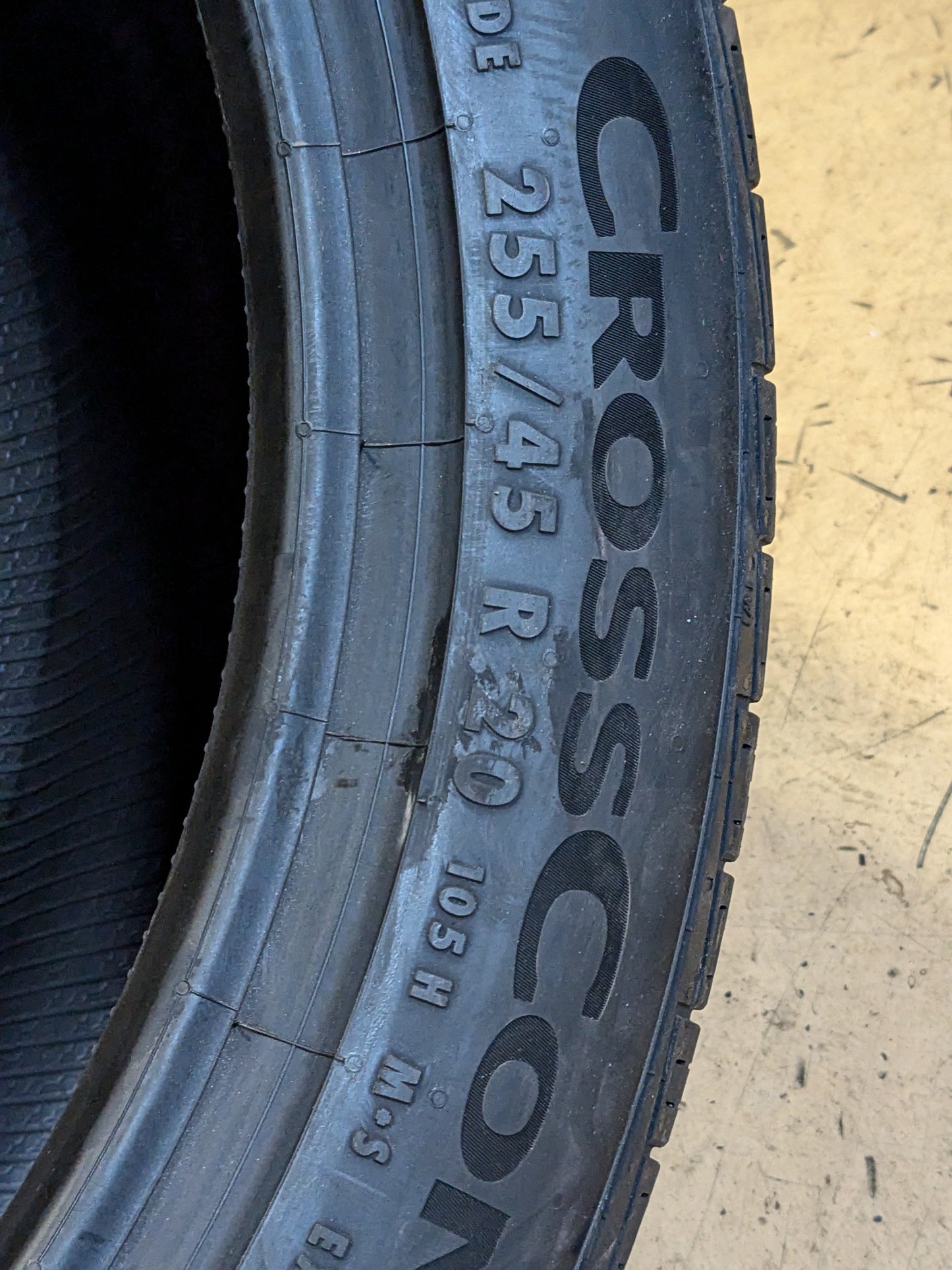 CONTINENTAL CROSSCONTACT RX CONTISILENT (FOAM) P 255 45 20 105H XL ALL SEASON TIRE 03594820000