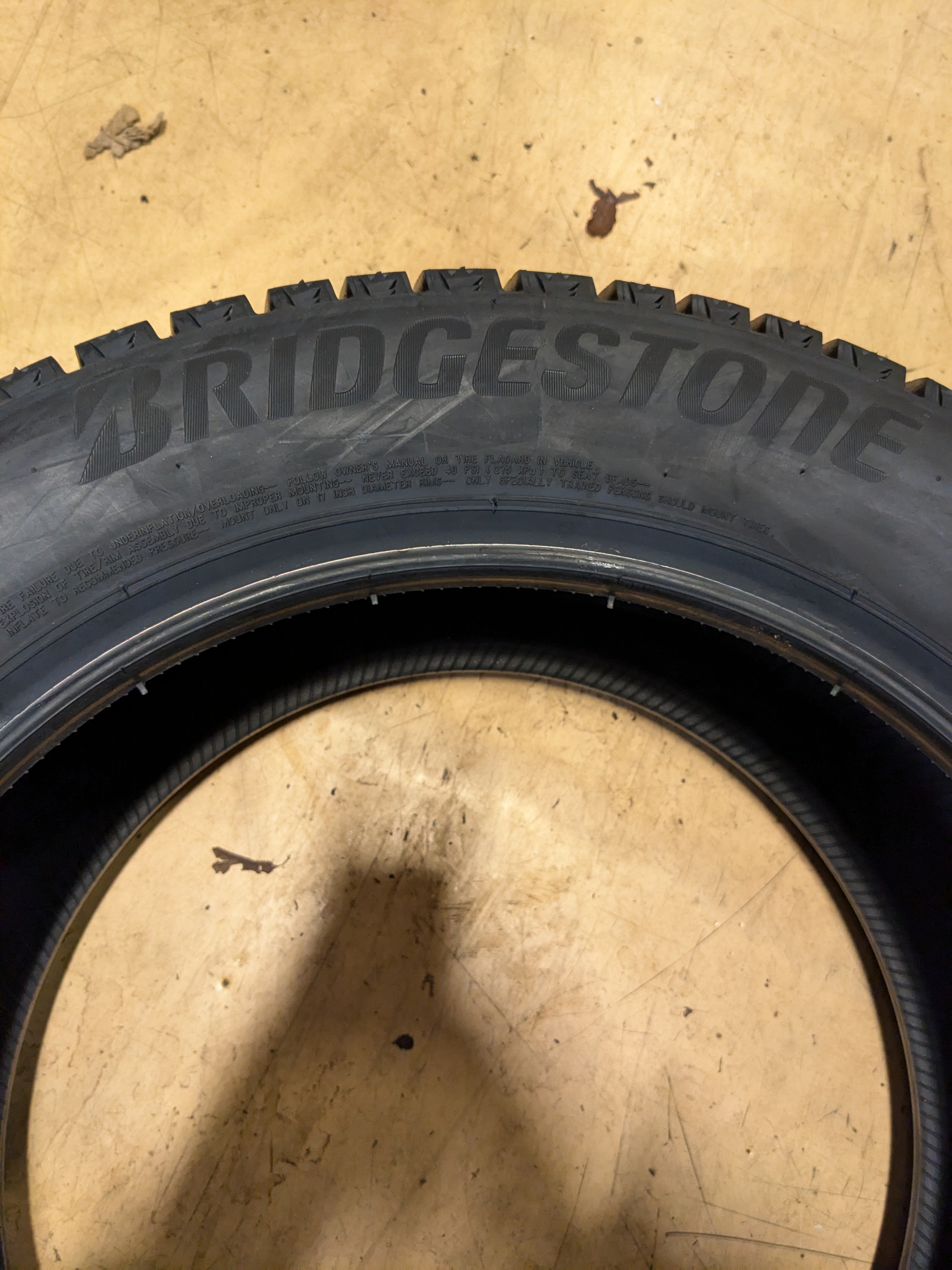NOS BRIDGESTONE BLIZZAK WS90 225 55 17 97H WINTER TIRES 001132