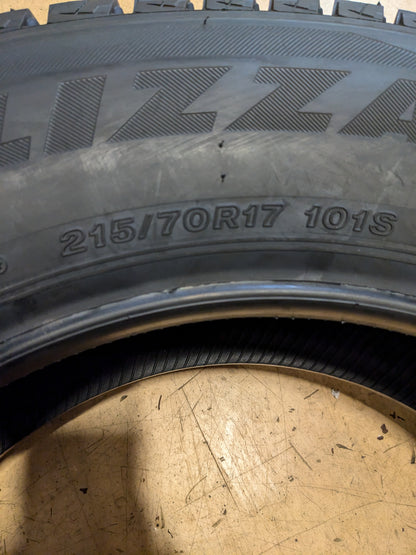 BRIDGESTONE BLIZZAK DM-V2 215/70R17 101S WINTER TIRE 016338
