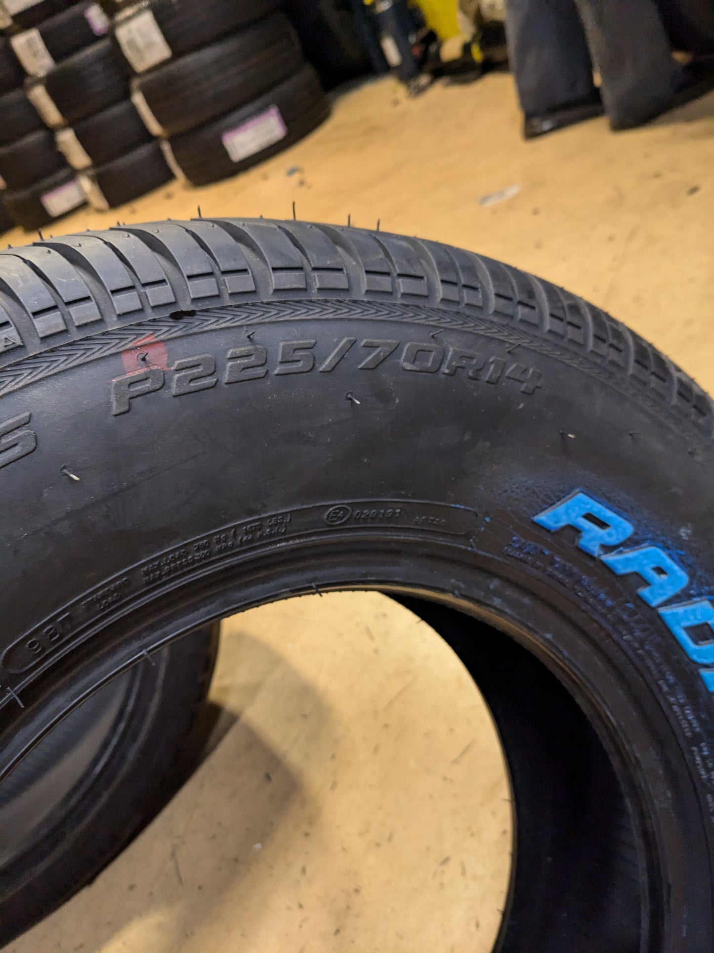 COOPER COBRA RADIAL G/T RWL P 225 70 14 98T SL ALL SEASON TIRE 160016024