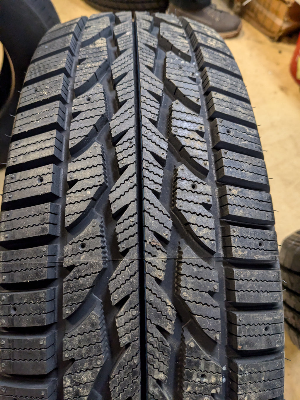 FIRESTONE WINTERFORCE 2 UV P 225 70 16 103S SL SNOW WINTER TIRE 148266