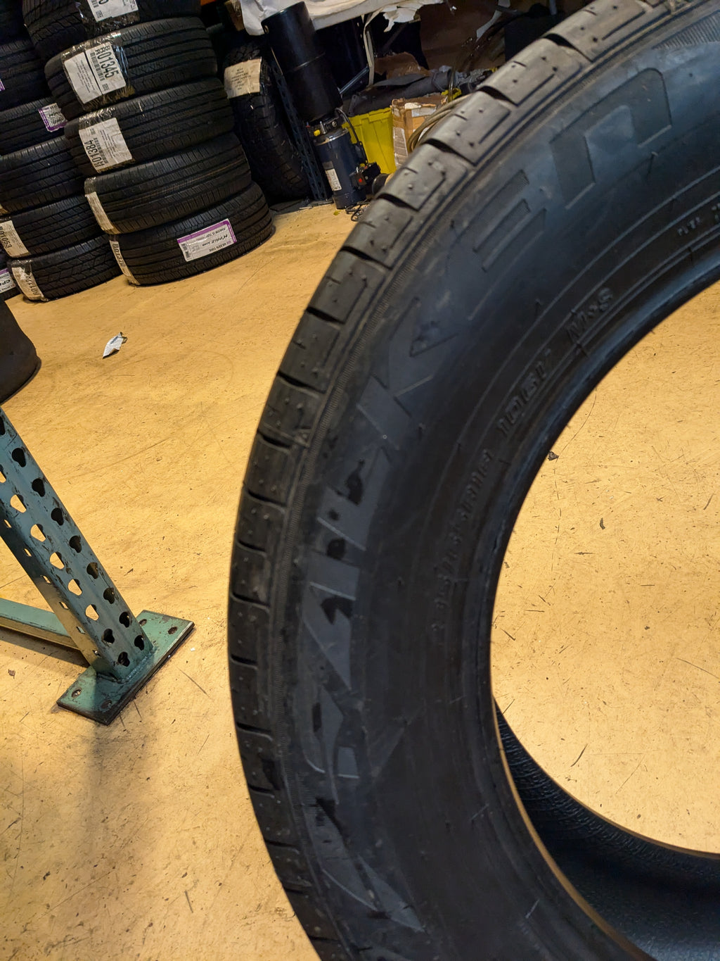 USED DTO 10/32” FALKEN PRO G5 CSV P 235 65 18 106V SL ALL SEASON TIRE 28658603