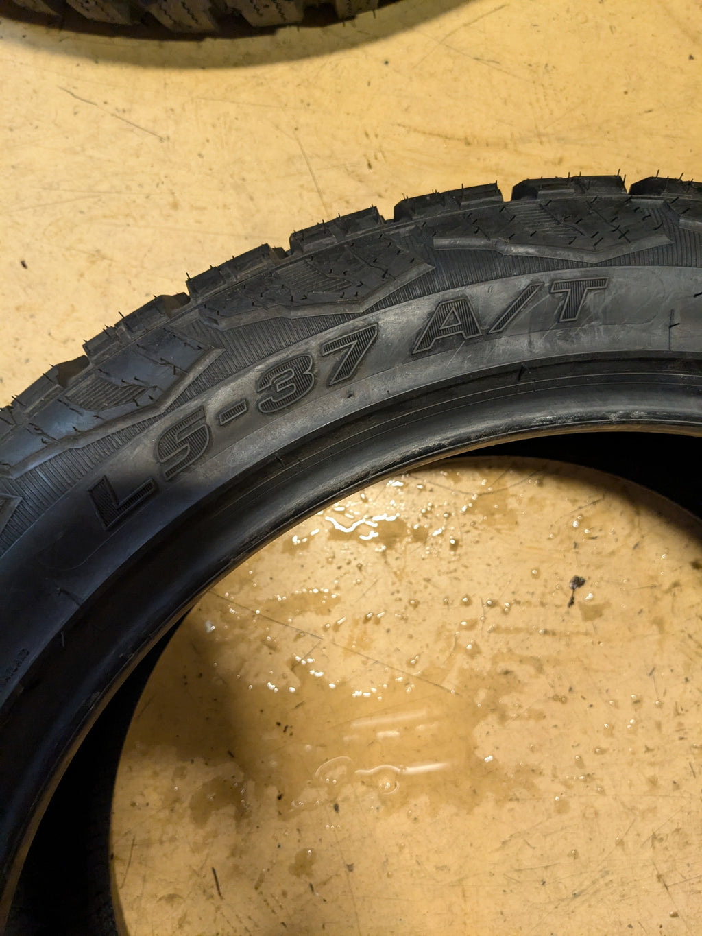 LANCASTER LS-37 AT BSW P 285 45 22 114H XL TIRE HDLB6PC