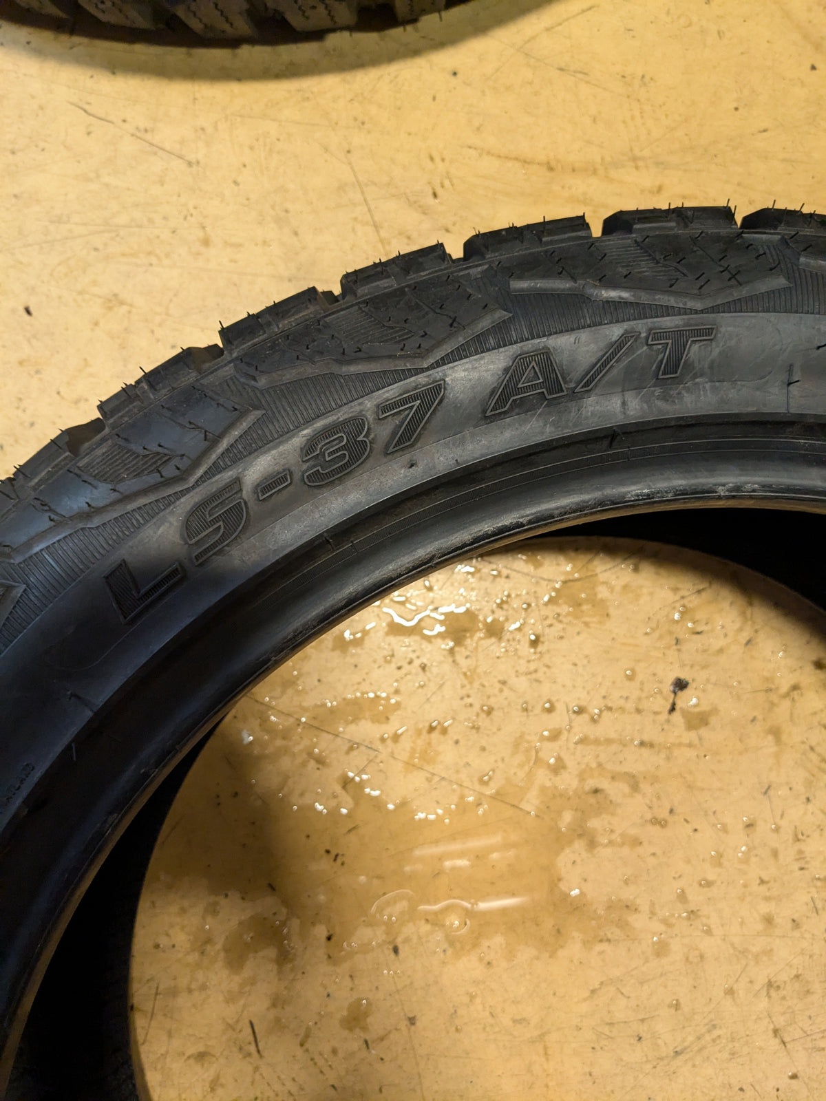 LANCASTER LS-37 AT BSW P 285 45 22 114H XL TIRE HDLB6PC
