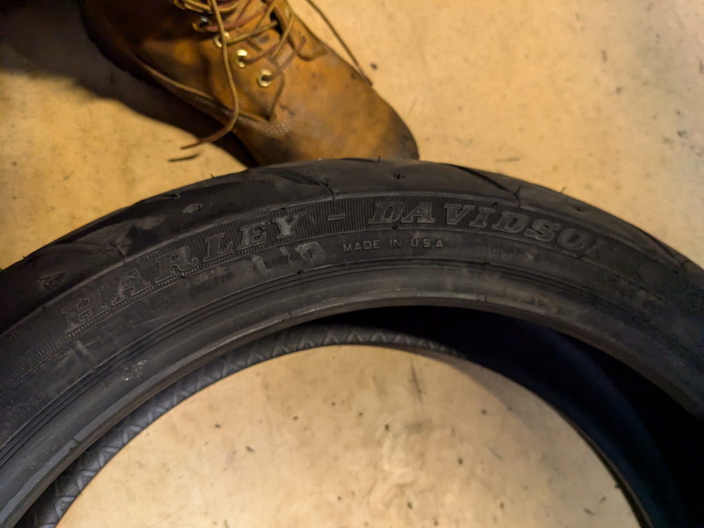 DUNLOP HARLEY DAVIDSON D407T BSW 180 55 18 80H REAR MOTORCYCLE TIRE 45028255