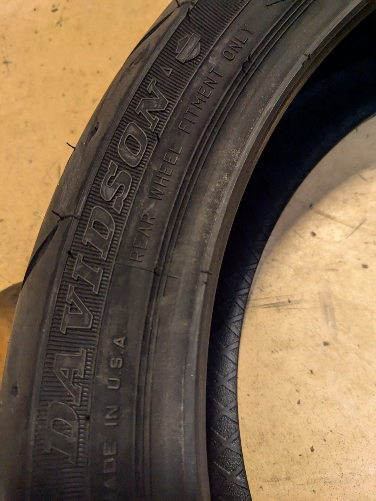DUNLOP HARLEY DAVIDSON D407T BSW 180 55 18 80H REAR MOTORCYCLE TIRE 45028255