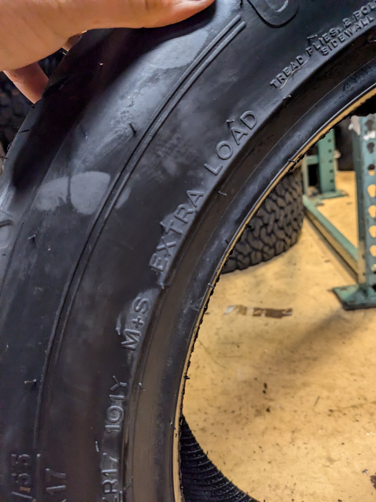 UNIROYAL POWER PAW BSW P 225 55 17 101Y XL ALL SEASON TIRE 69881