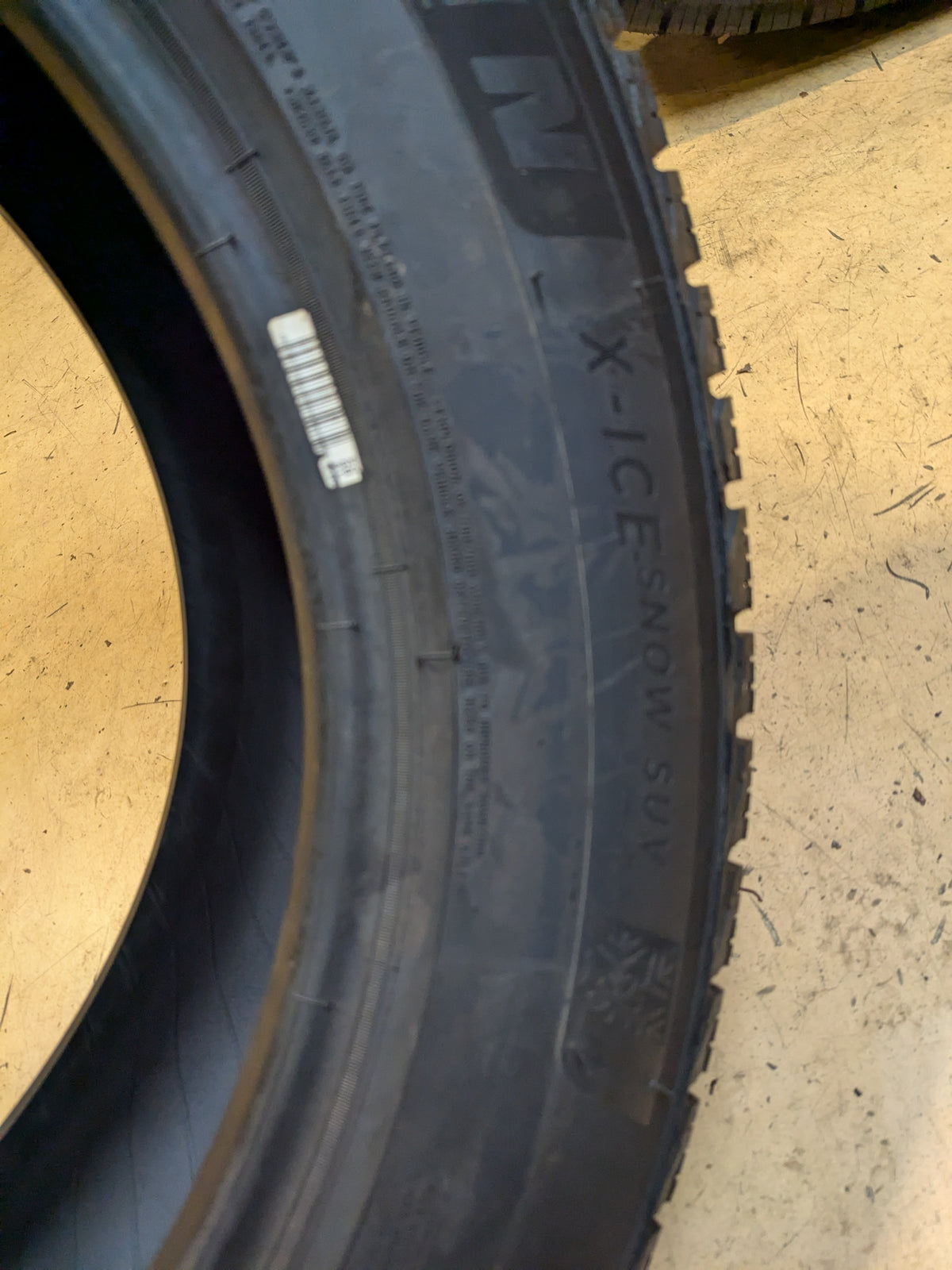 MICHELIN X-ICE SNOW SUV P 235 60 18 107T XL SNOW WINTER TIRES 88875