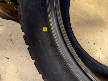 BRIDGESTONE BLIZZAK DM-V2 BSW P 275 50 22 111T WINTER TIRE 014355