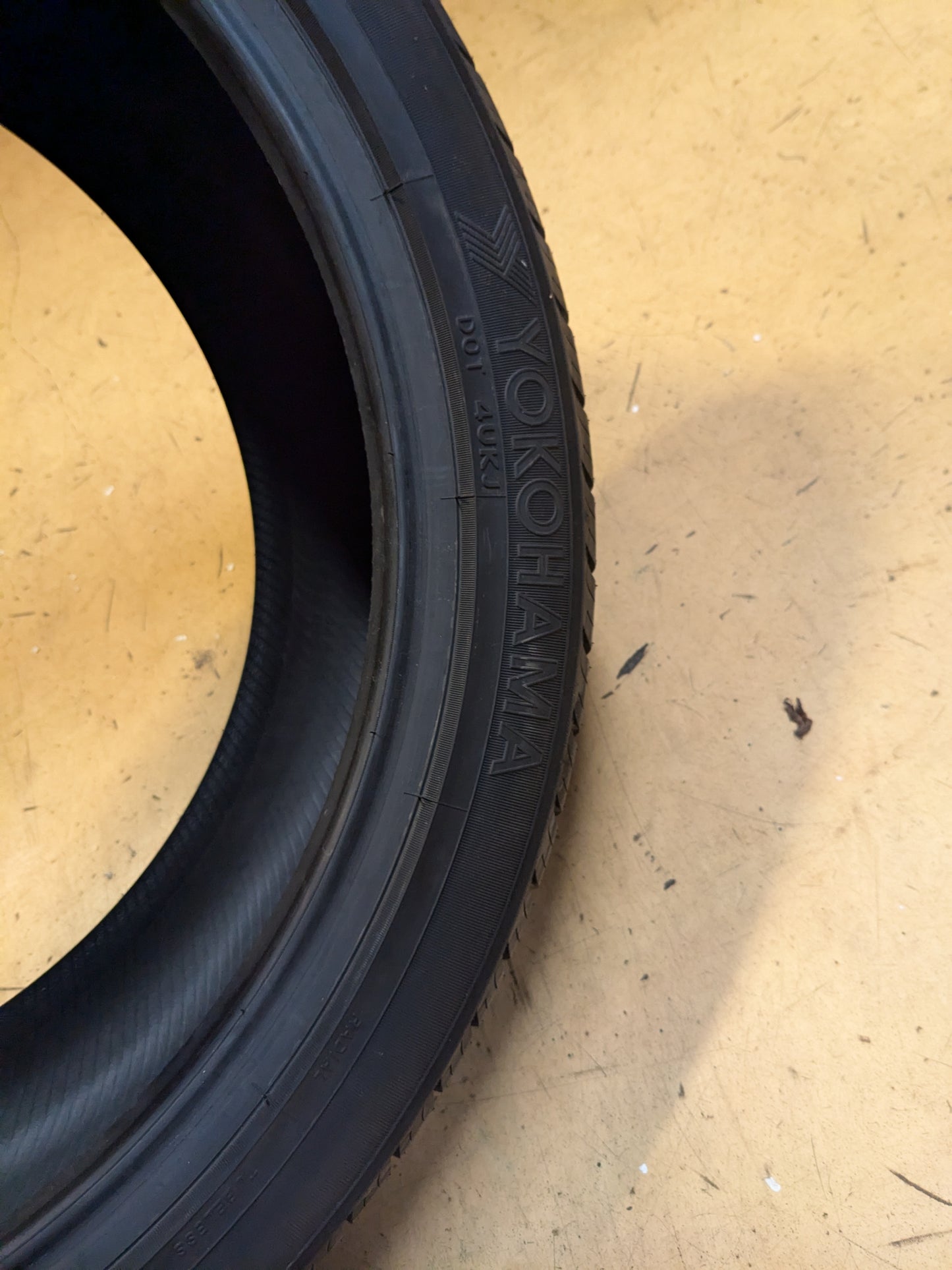 YOKOHAMA AVID ASCEND GT BSW P 245 45 20 99V SL ALL SEASON TIRE 110132750