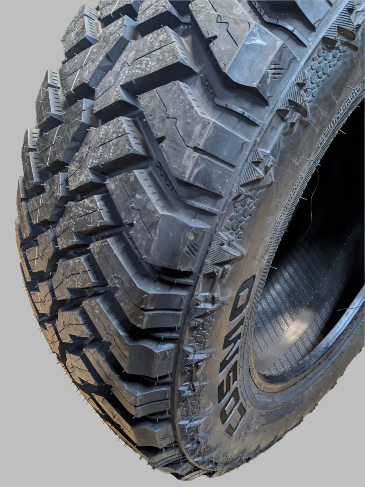 COSMO MUD KICKER BSW LT 35 12.5 20 125Q LRF 12PLY MUD TERRAIN TIRE I0087435