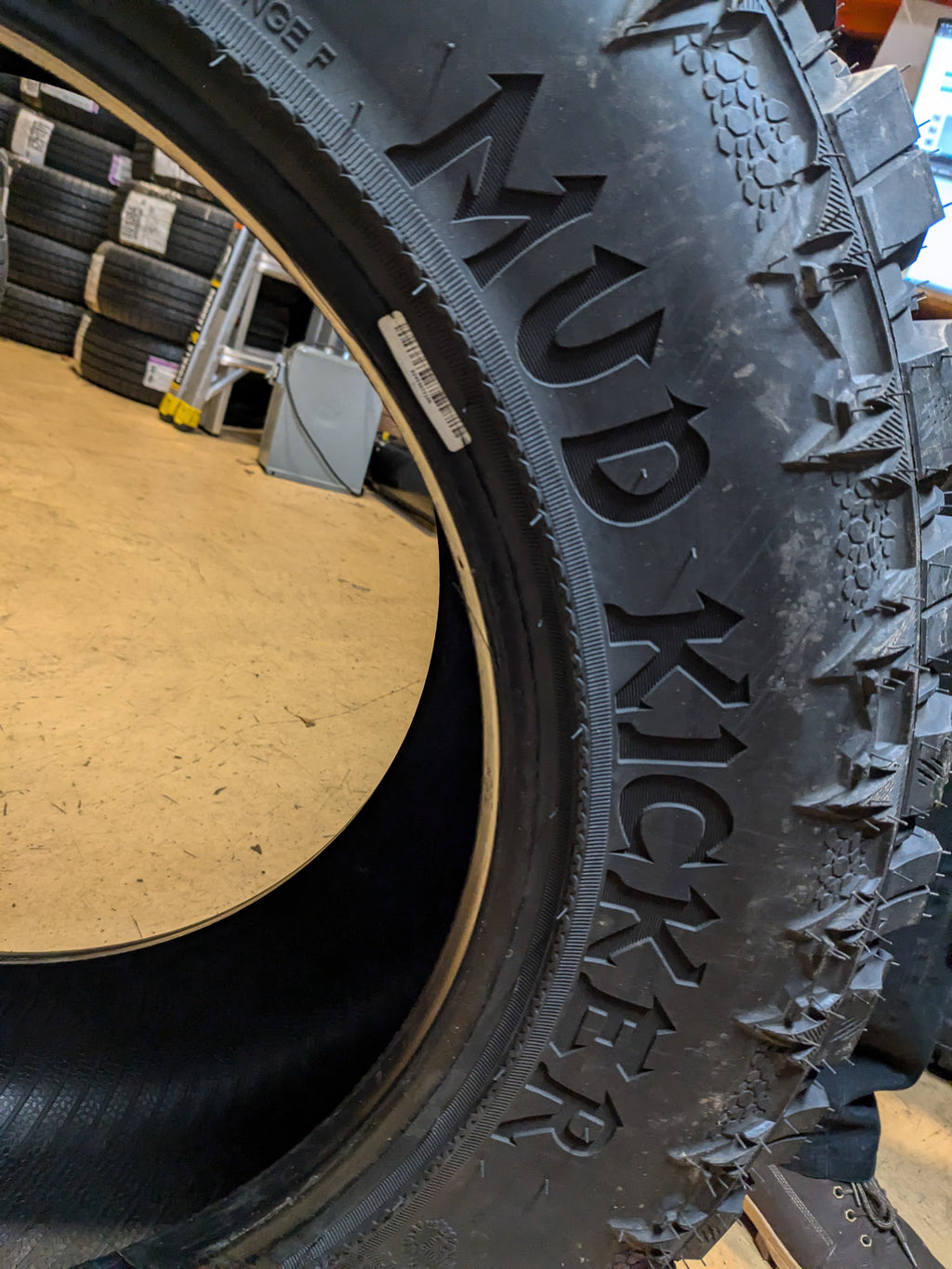 COSMO MUD KICKER BSW LT 35 12.5 20 125Q LRF 12PLY MUD TERRAIN TIRE I0087435