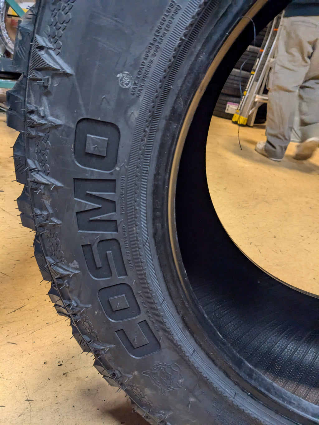COSMO MUD KICKER BSW LT 35 12.5 20 125Q LRF 12PLY MUD TERRAIN TIRE I0087435