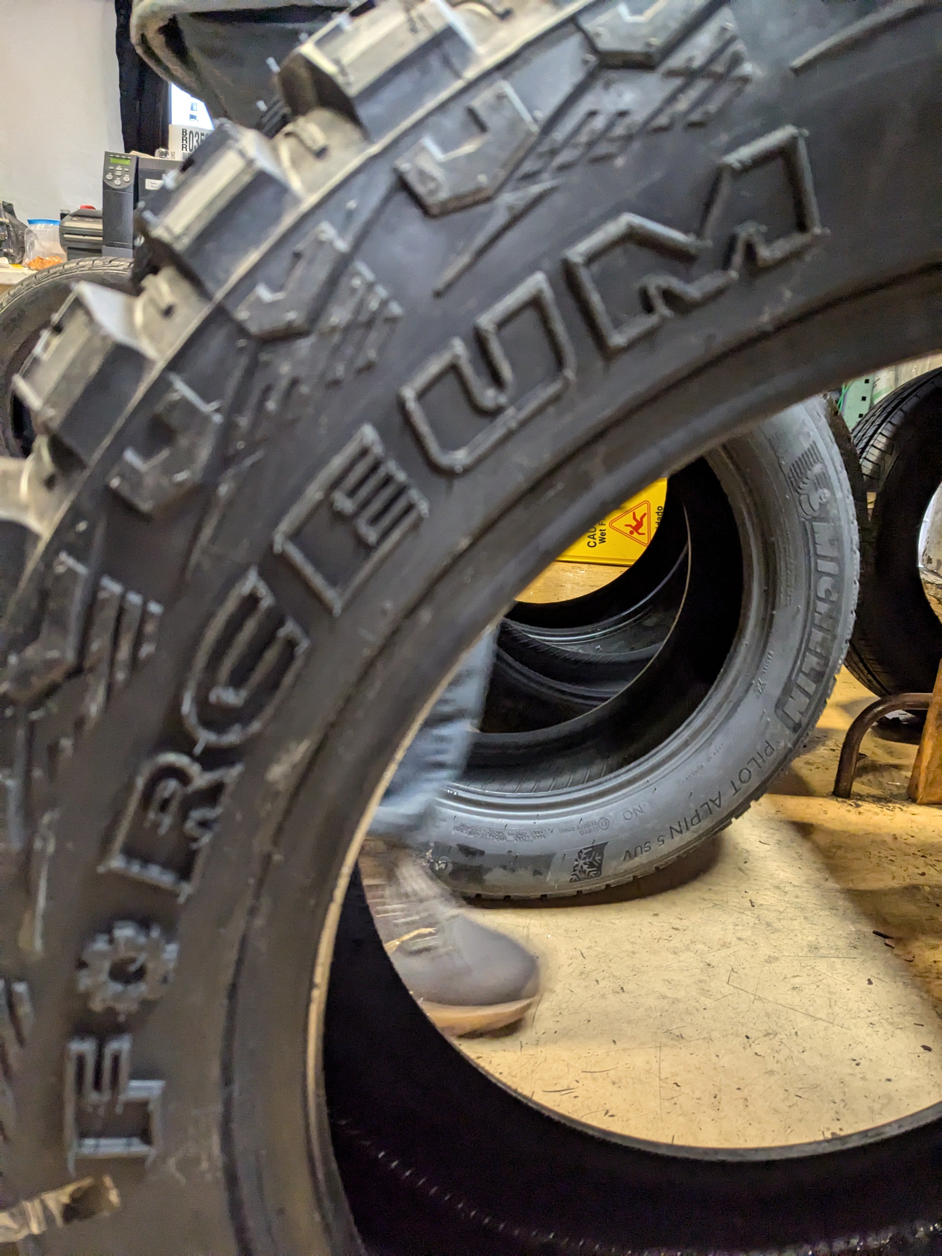 (KSL ONLY) 4 FORCEUM MT 08 PLUS BSW LT 33 12.5 20 114Q 10 PLY MUD TERRAIN TIRE 1200045288