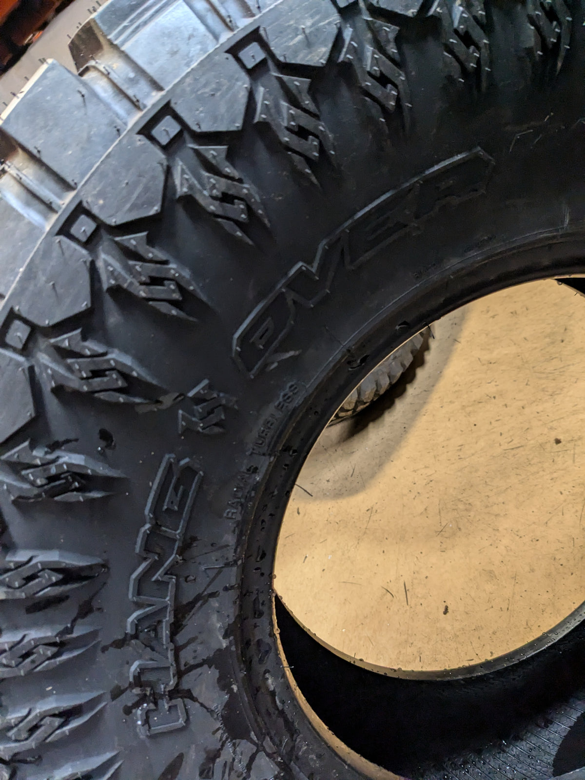 MUDDER TRUCKER HANGOVER BSW LT 33 12.5 15 MUD TIRE MDT2465