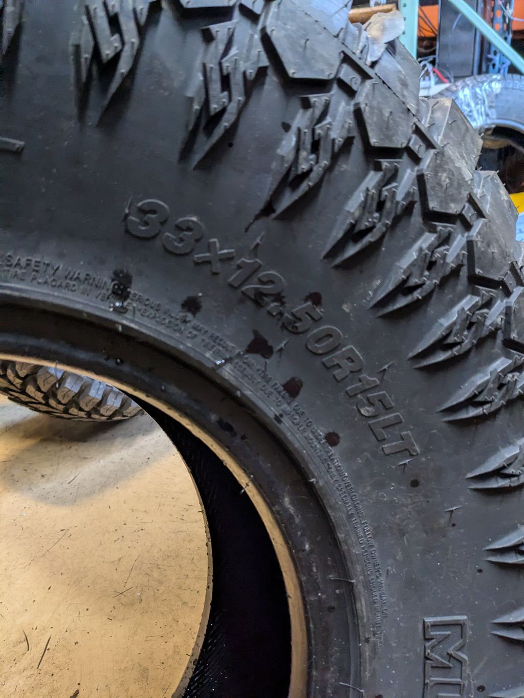 MUDDER TRUCKER HANGOVER BSW LT 33 12.5 15 MUD TIRE MDT2465