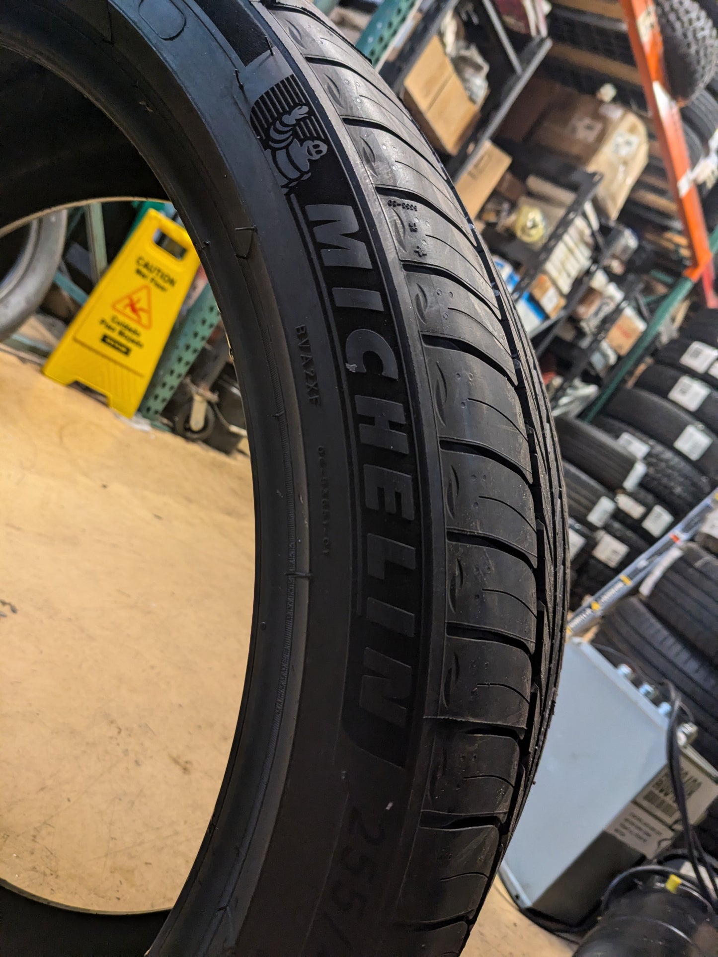 2 MICHELIN PRIMACY TOUR A/S (GEO) BSW P 255 40 21 102W XL TIRE 27009