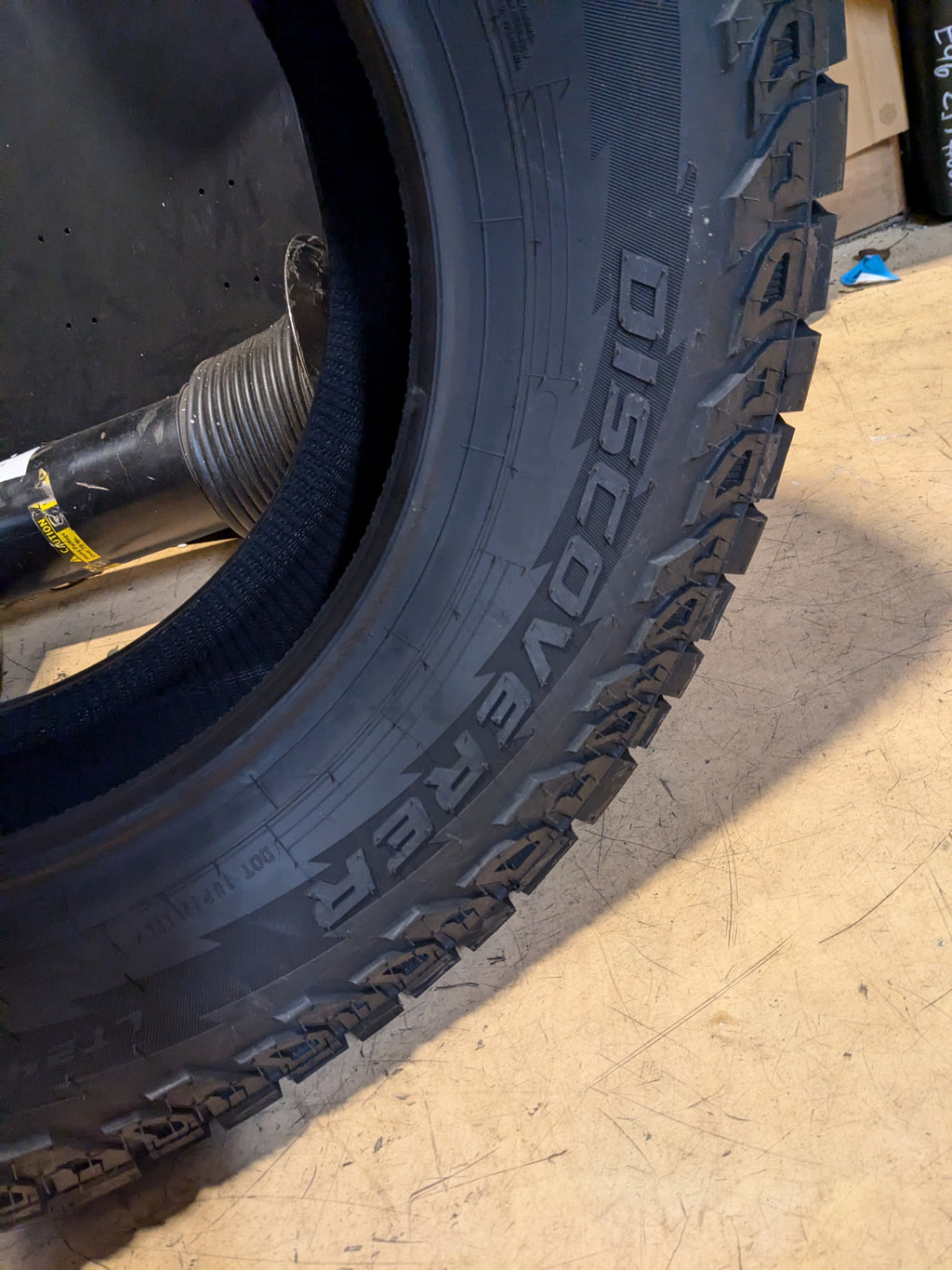 COOPER DISCOVERER ALL TERRAIN BSW LT 245 75 16 120/116R TIRE 170222009