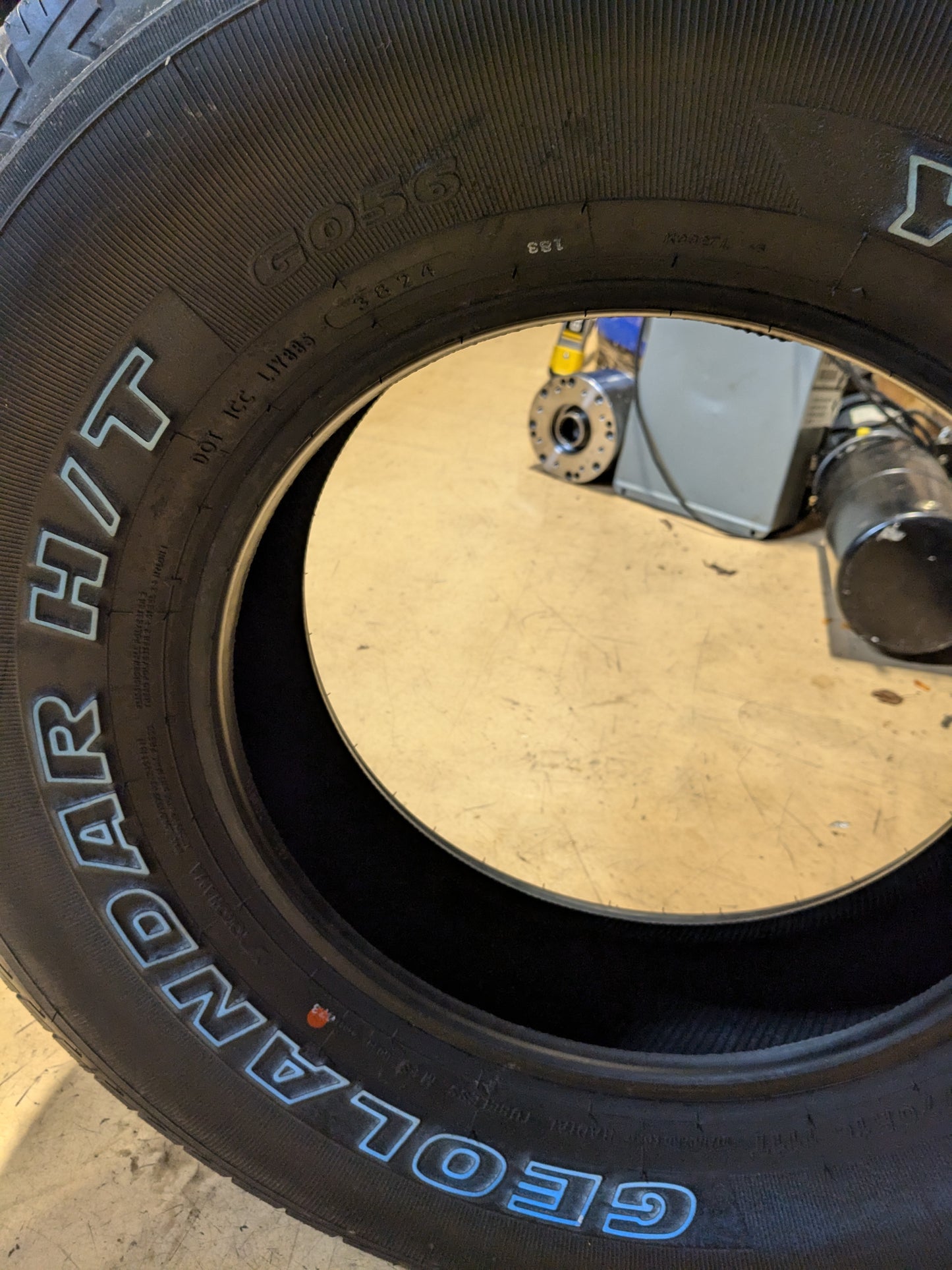 YOKOHAMA GEOLANDAR HT G056 OWL P 265 70 16 111T SL TIRE 110105621