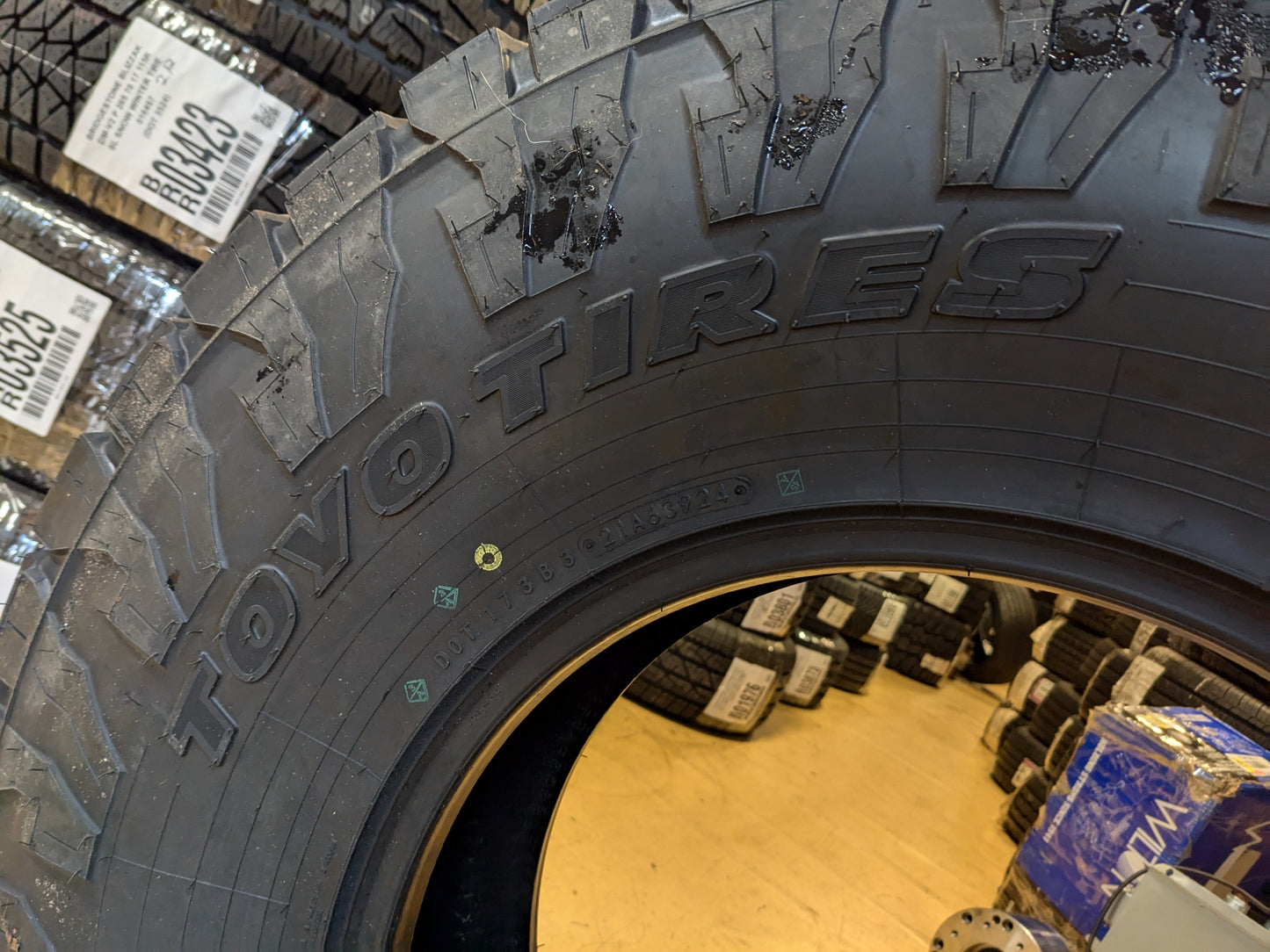 TOYO OPEN COUNTRY AT III BSW LT 37 12.5 17 128S ALL TERRAIN TIRE 357010