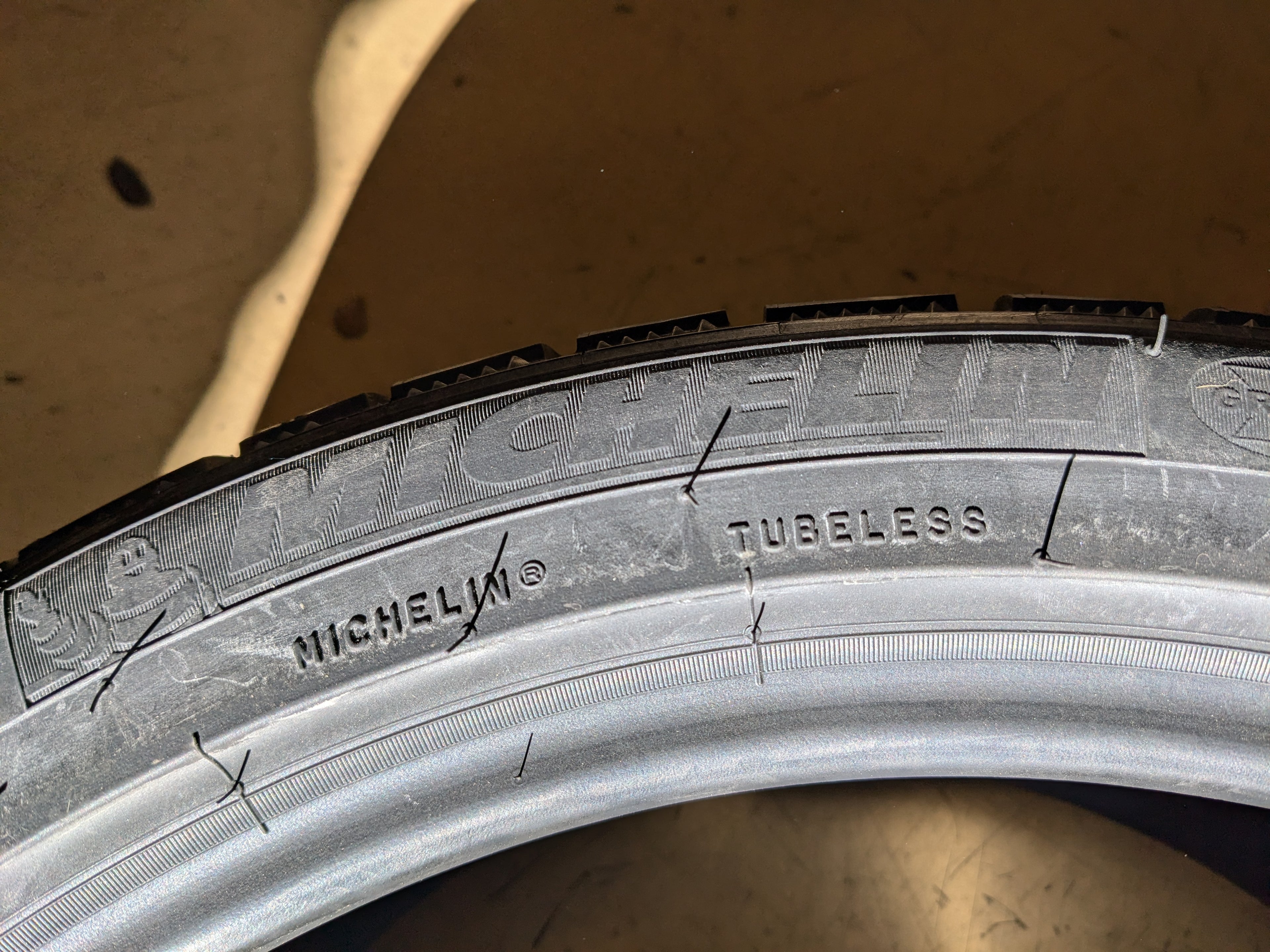 MICHELIN PILOT ALPIN PA4 BSW P 235 40 19 92V WINTER TIRE 37731