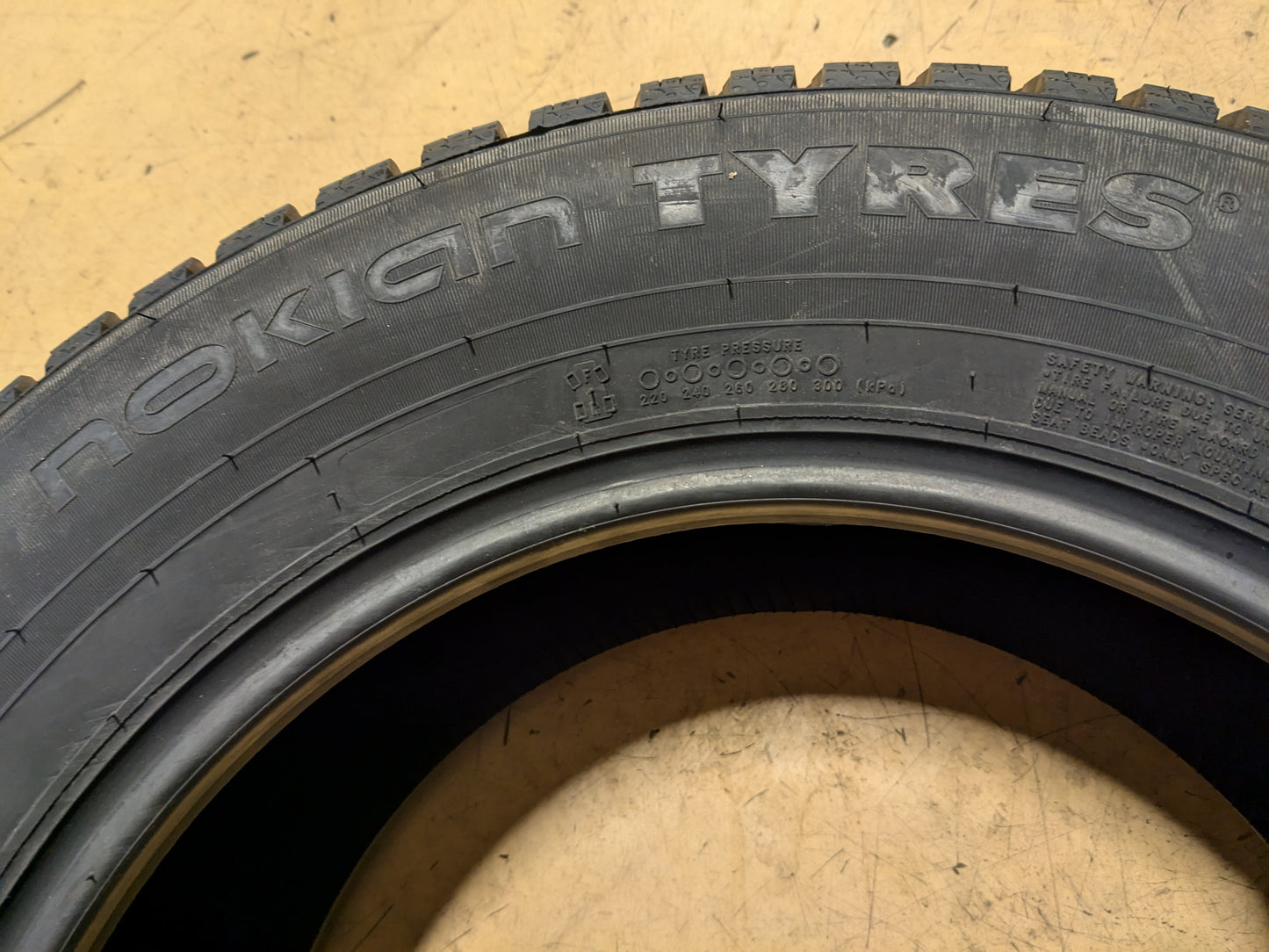 2 NOKIAN HAKKAPELIITTA 10 BSW P 215/60R16 99T XL WINTER TIRES TS32431