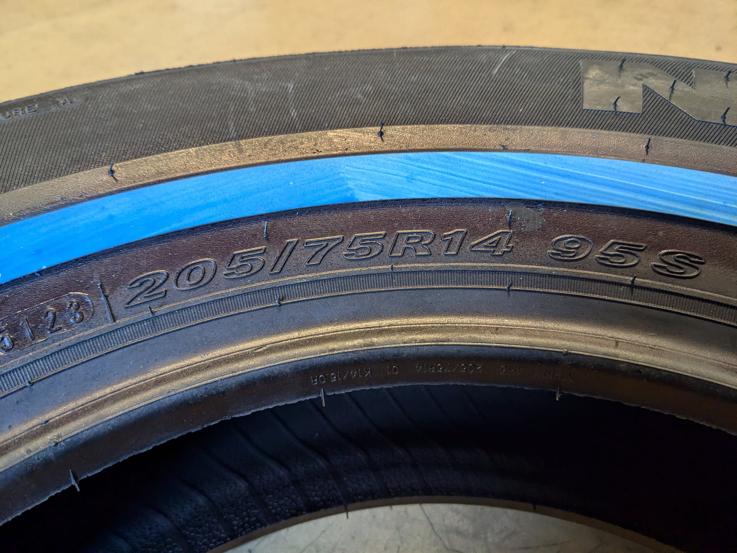 NEXEN N'PRIZ AH5 OWL P 205 75 14 95S SL ALL SEASON TIRE 15404NXK