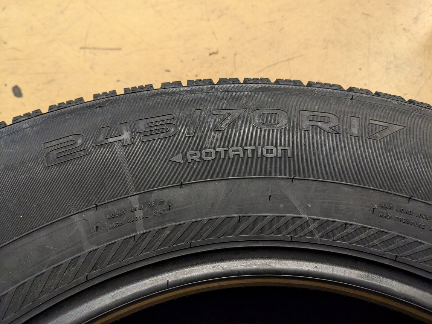 NOKIAN HAKKAPELIITTA R5 SUV BSW P 245 70 17 110R WINTER TIRE T432207