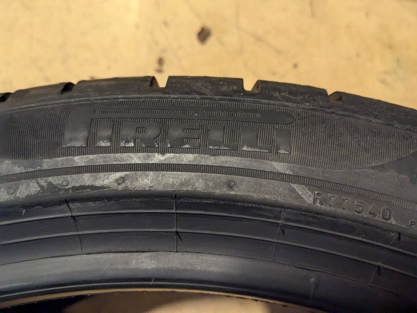PIRELLI P Zero All Season Plus 3 BSW P 235 40 18 95Y XL UHP ALL SEASON TIRE 4084100
