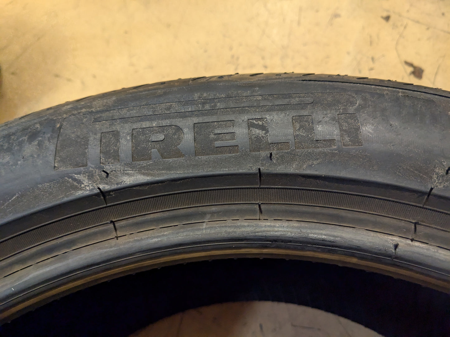 PIRELLI P ZERO BMW P 275 40 19 RUNFLAT 101Y UHP SUMMER TIRE 2200700