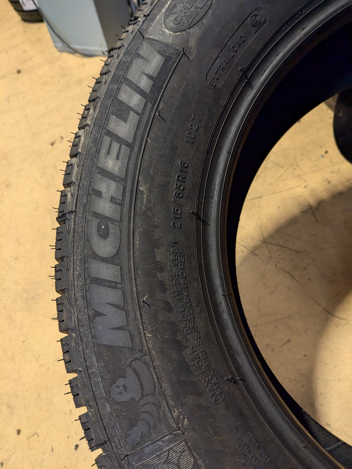 MICHELIN X ICE XI3 BSW P 215 65 16 102T XL WINTER TIRE 15333
