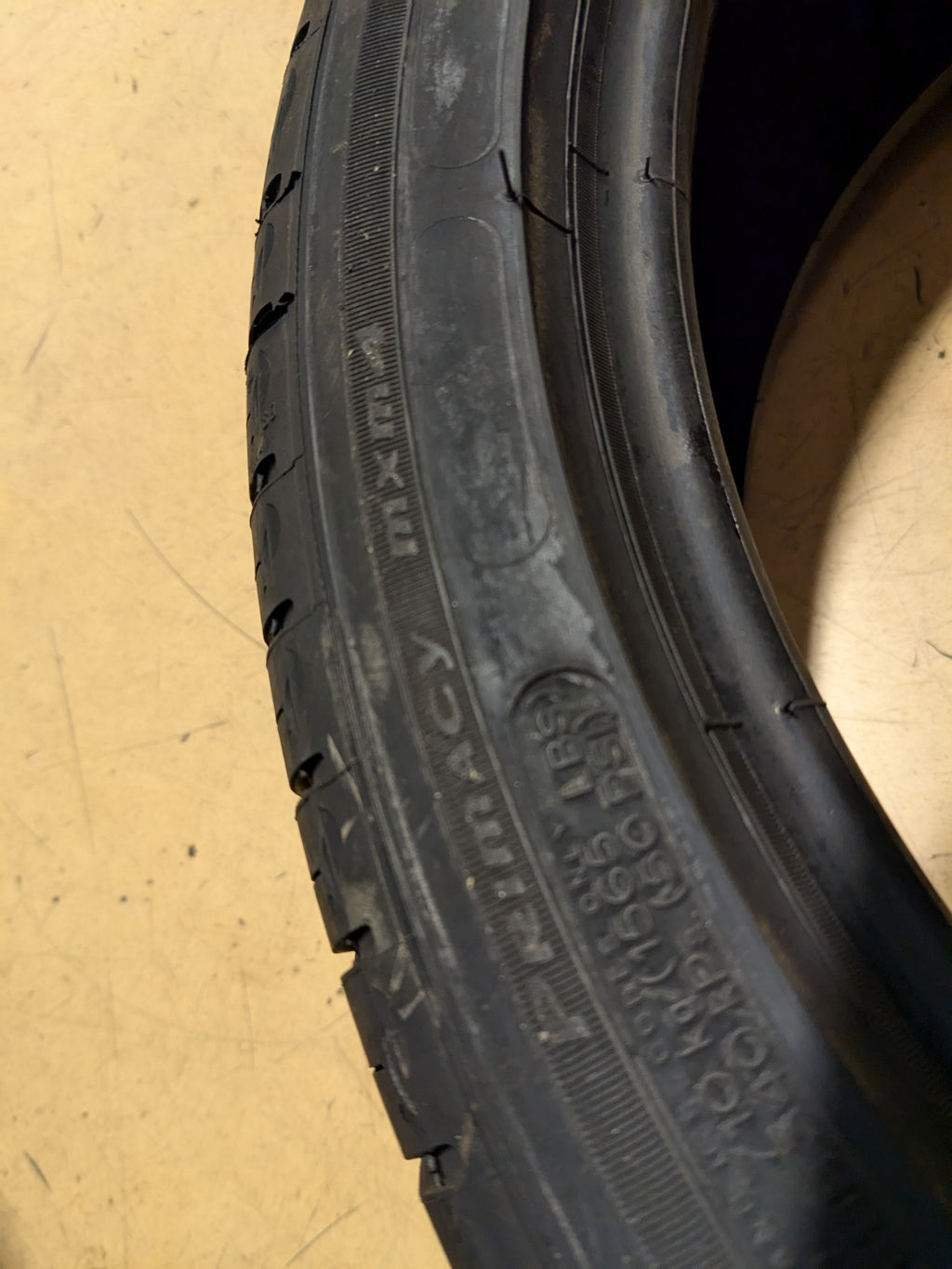 MICHELIN PRIMACY MXM4 BSW P 235 40 19 96V XL TIRE 53283