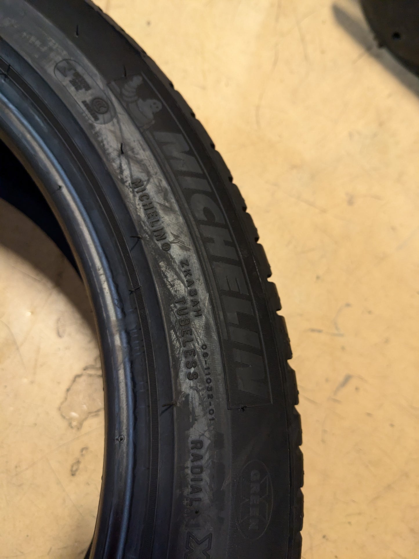 MICHELIN PRIMACY 3 ZP BSW P 245 45 19 98Y TIRE 47973