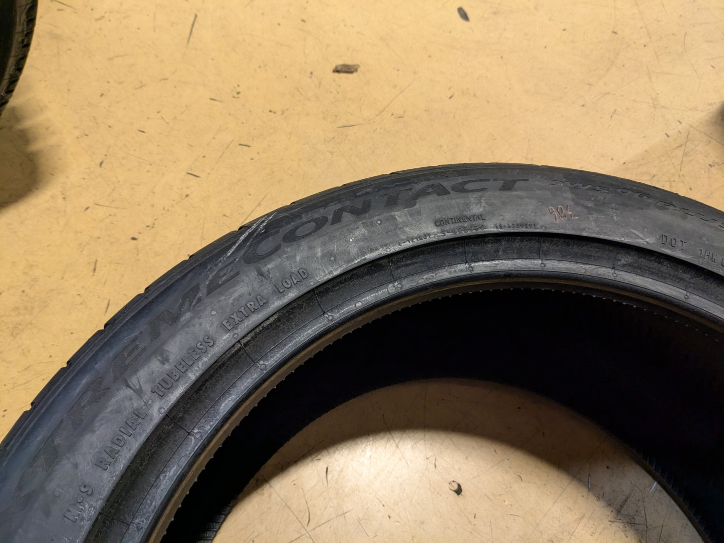 2 CONTINENTAL EXTREME CONTACT DWS06 + BSW P 275 40 20 106Y XL UHP TIRE 1557343