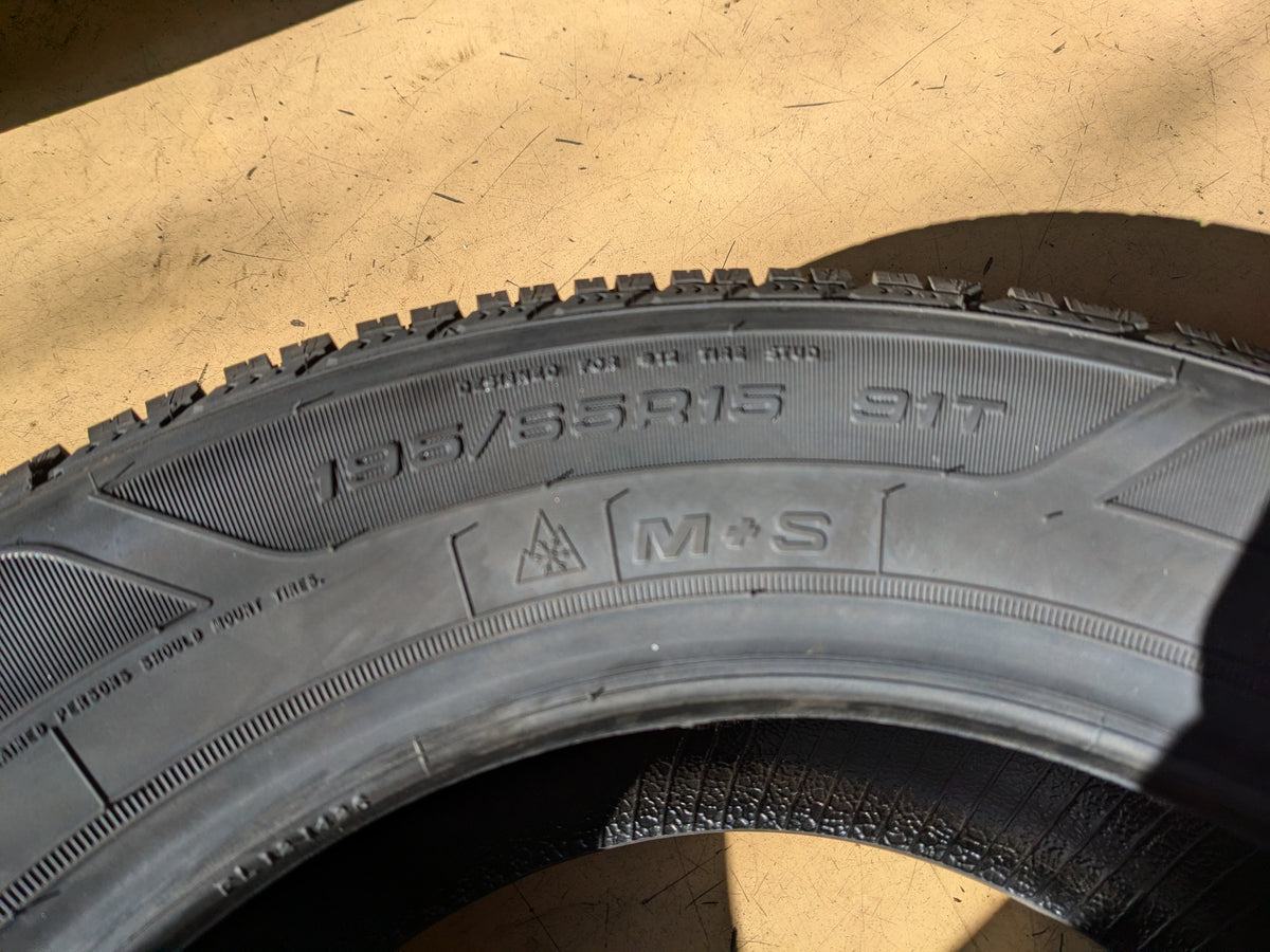 NOS GOODYEAR ULTRA GRIP WINTER 195 65 15 91T SL WINTER TIRE 766360355