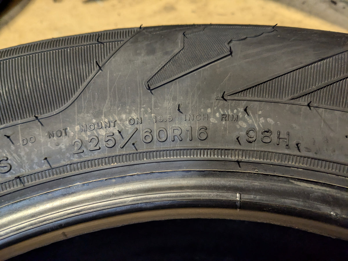 NOS GOODYEAR ASSURANCE FUEL MAX BSW P 225 60 16 98H SL ALL SEASON TIRE 738407571