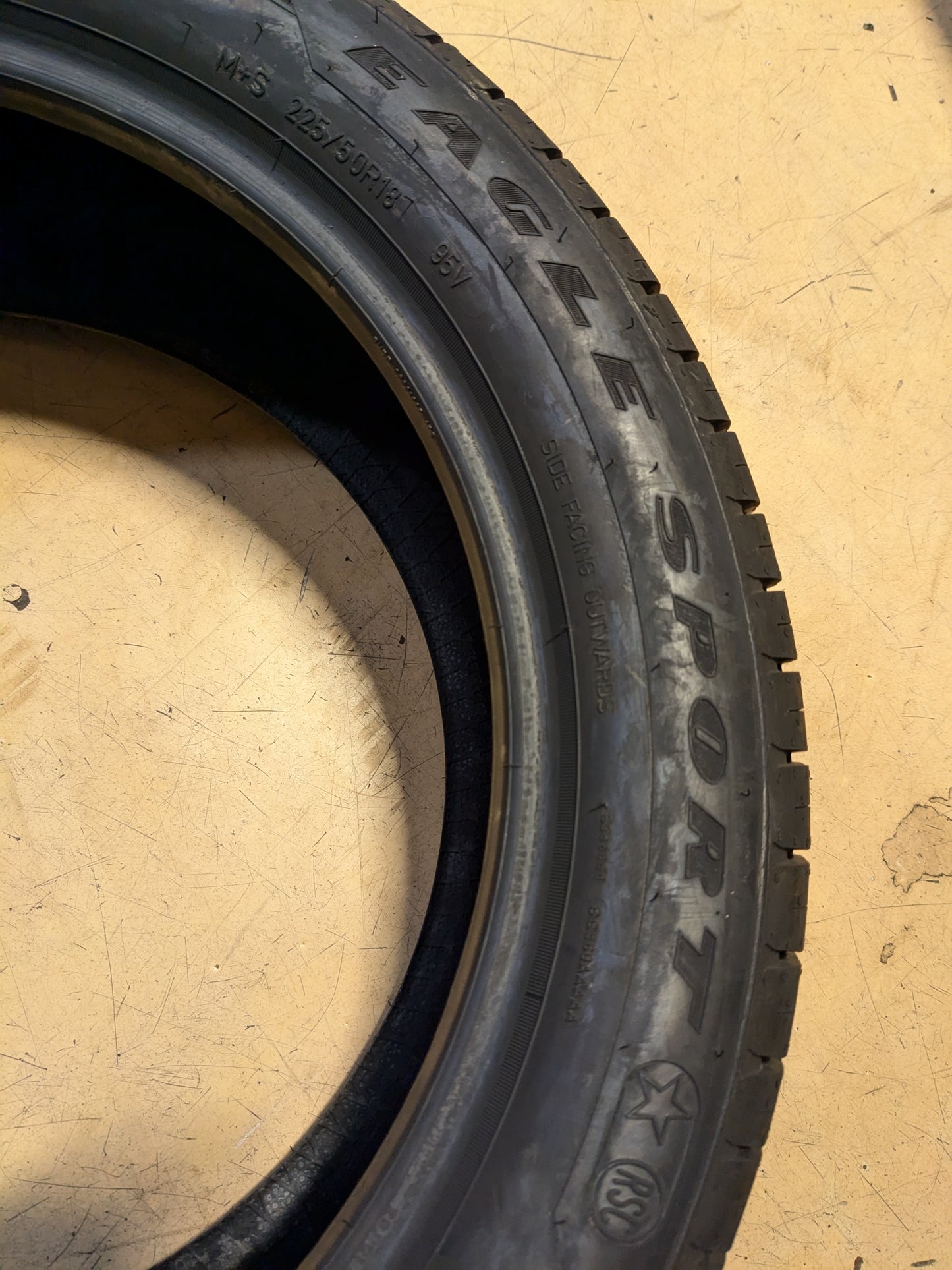 NOS GOODYEAR EAGLE SPORT ALL-SEASON ROF BMW 225 50 18 95V RUNFLAT TIRE 109092395