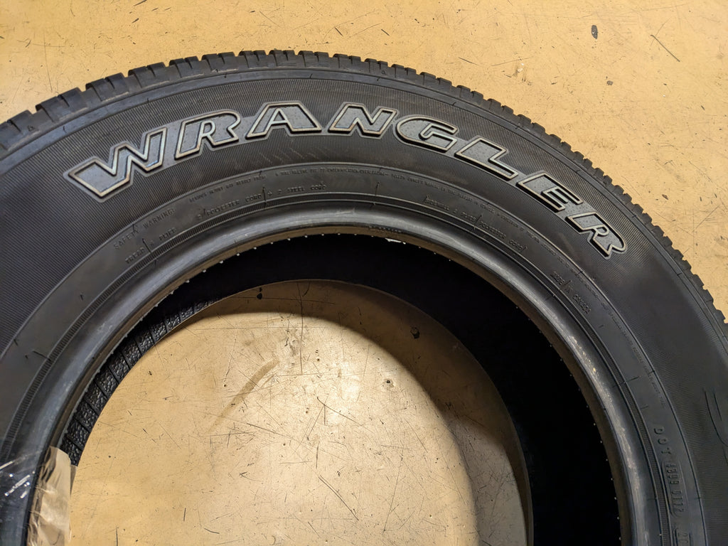 NOS GOODYEAR WRANGLER SRA OWL P 275/65R18 114T ALL SEASON TIRE 183538418