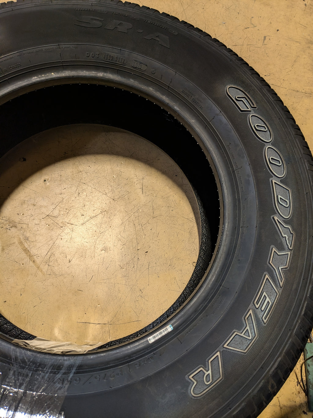 NOS GOODYEAR WRANGLER SRA OWL P 275/65R18 114T ALL SEASON TIRE 183538418