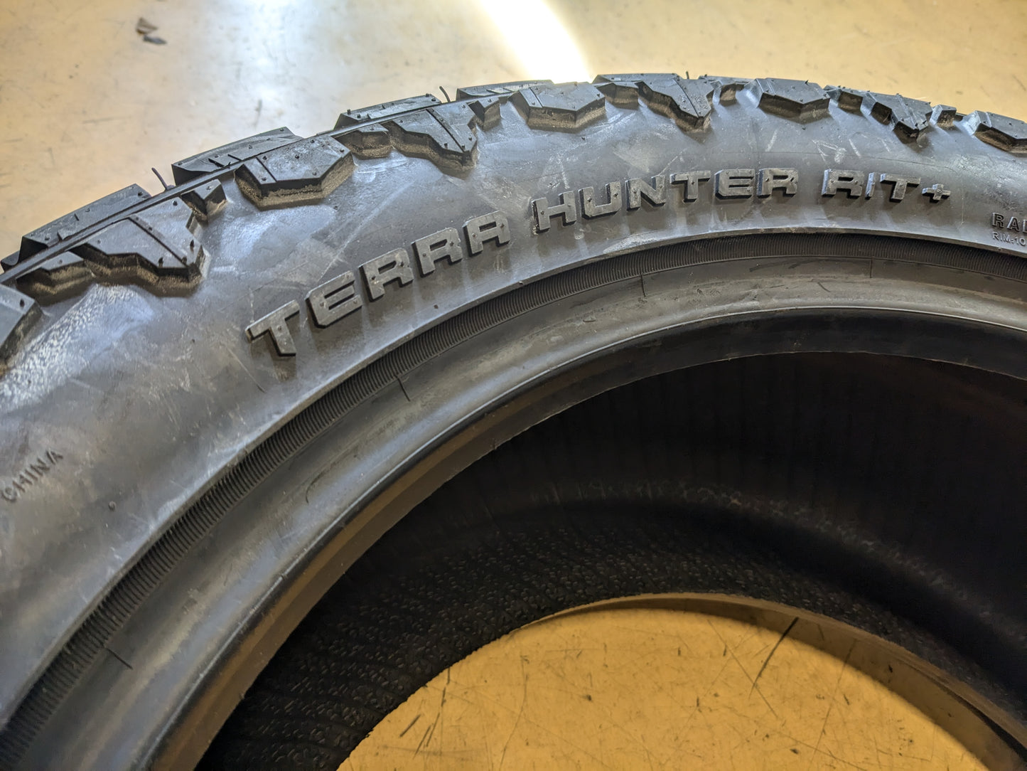 VENOM POWER TERRA HUNTER R/T + LT 31 12.50 20 118Q E RUGGED TERRAIN TIRE CVPRT04